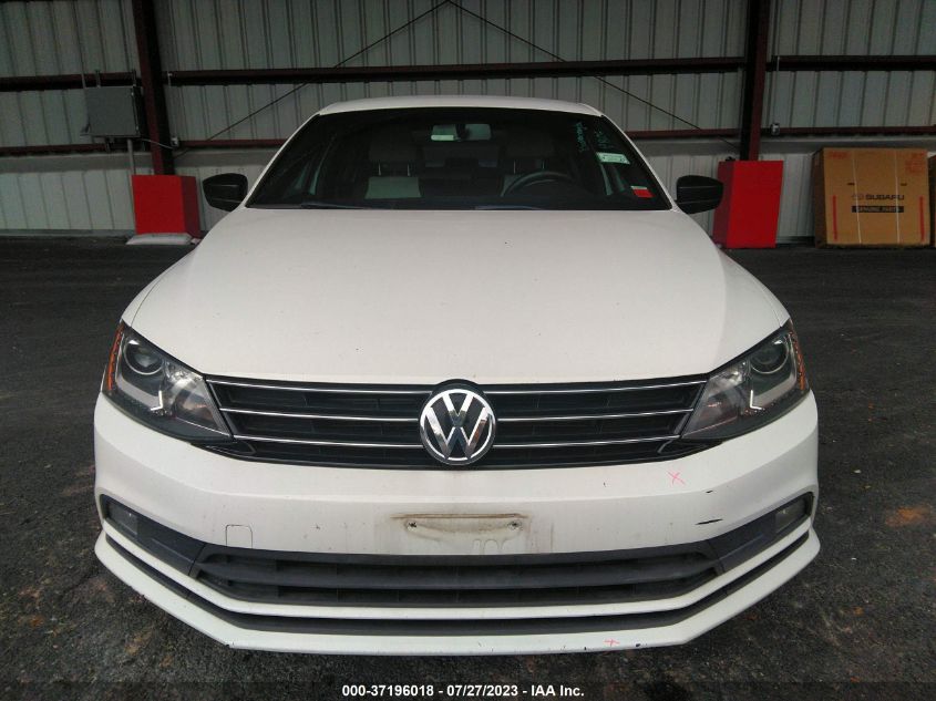 2016 VOLKSWAGEN JETTA SEDAN 1.8T SPORT - 3VWB17AJ3GM215611