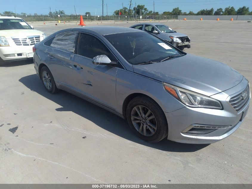 2015 HYUNDAI SONATA 2.4L SE - 5NPE24AF7FH070195