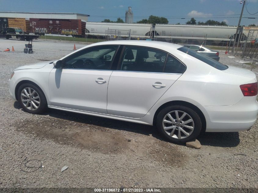 2013 VOLKSWAGEN JETTA SEDAN SE W/CONVENIENCE - 3VWDX7AJ8DM232469