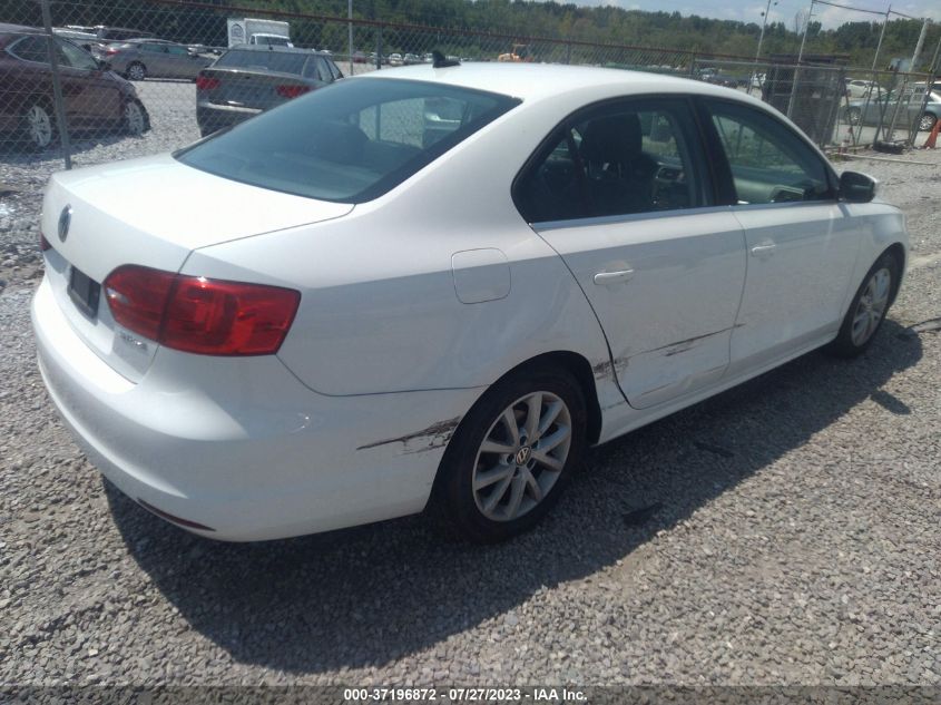 2013 VOLKSWAGEN JETTA SEDAN SE W/CONVENIENCE - 3VWDX7AJ8DM232469