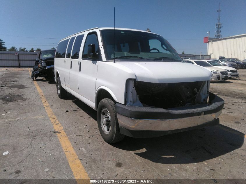 Lot #2550792459 2017 CHEVROLET EXPRESS 3500 LT salvage car