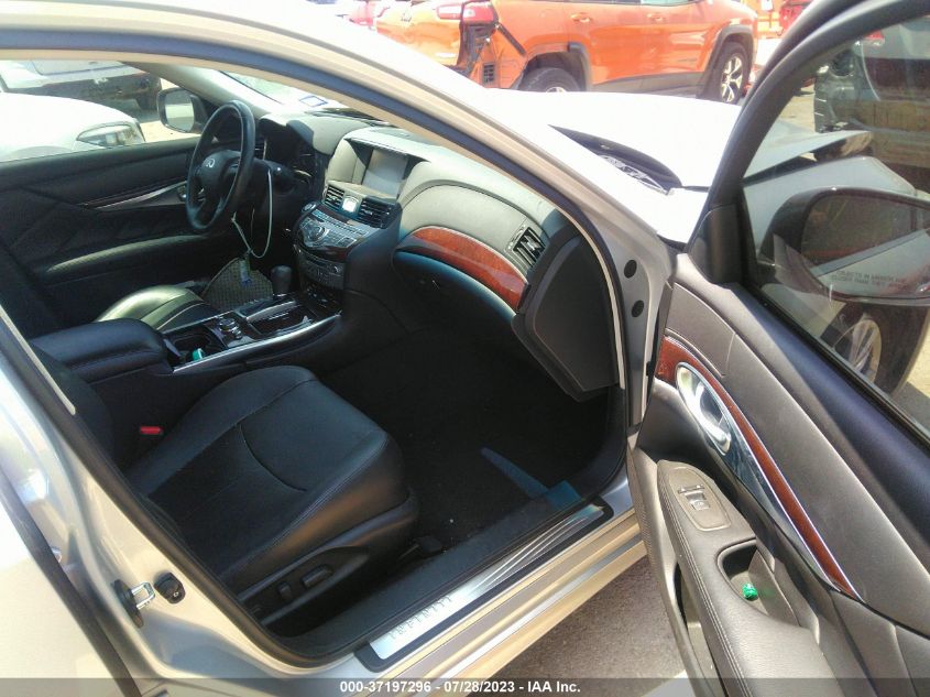 2017 INFINITI Q70 3.7 JN1BY1AP1HM740828