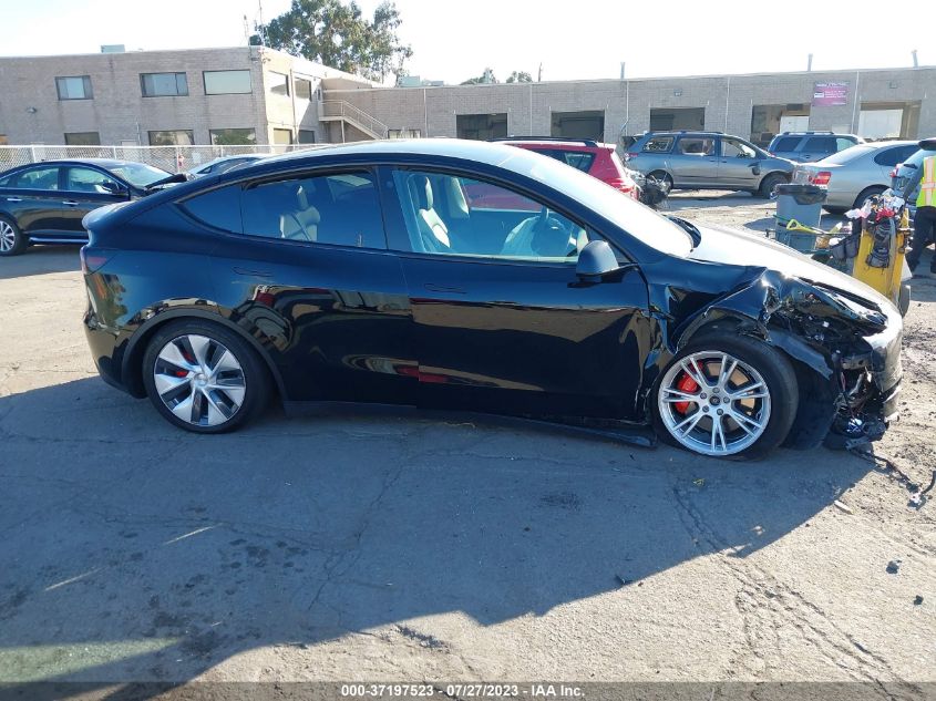 7SAYGDEFXNF494625 Tesla Model Y  12