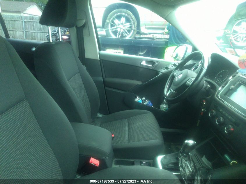 2013 VOLKSWAGEN TIGUAN S - WVGBV3AX8DW562346