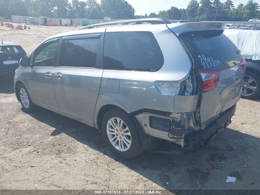 5TDYZ3DCXHS839998 2017 TOYOTA SIENNA, photo no. 3