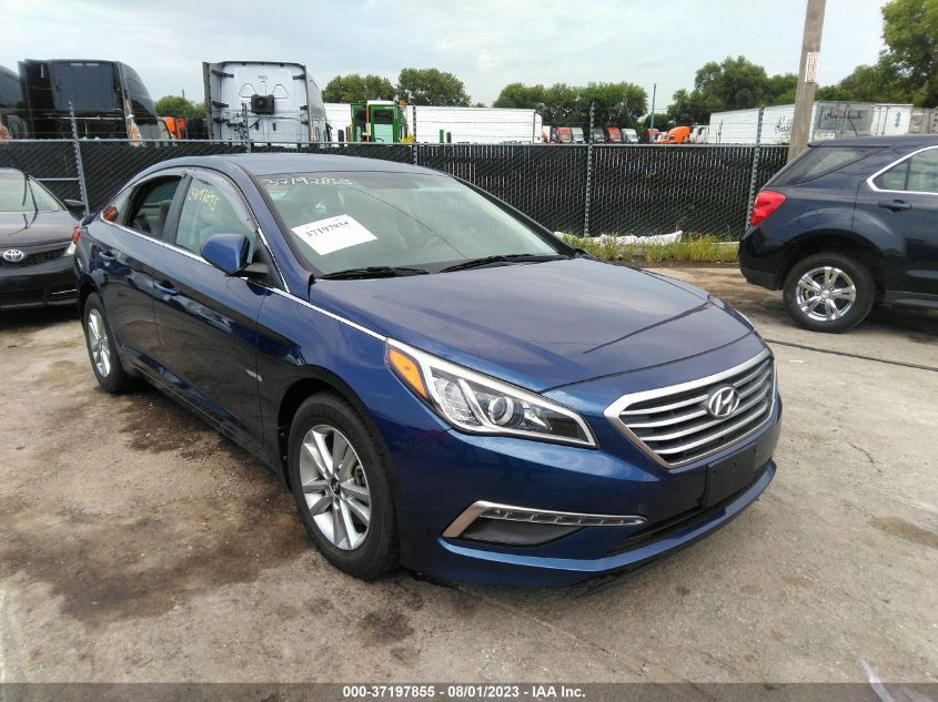 2015 HYUNDAI SONATA 2.4L SE - 5NPE24AF0FH171207