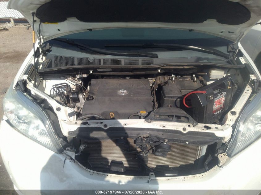 5TDYK3DC8CS262143 2012 TOYOTA SIENNA, photo no. 10