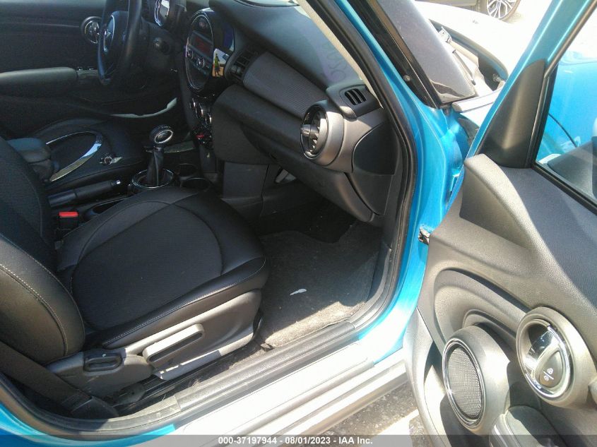 2015 MINI COOPER HARDTOP 4 DOOR WMWXS5C57FT827267