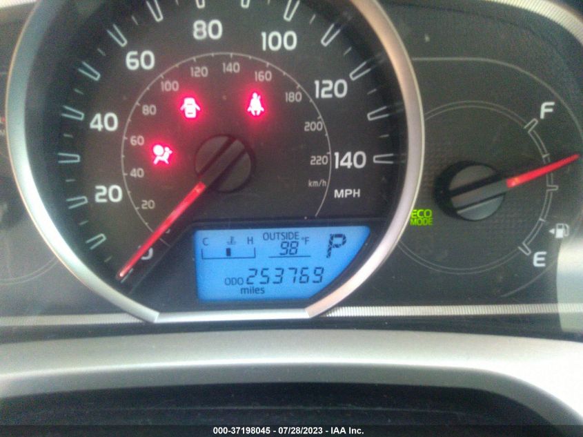 2015 TOYOTA RAV4 LE - JTMZFREV7FJ044921