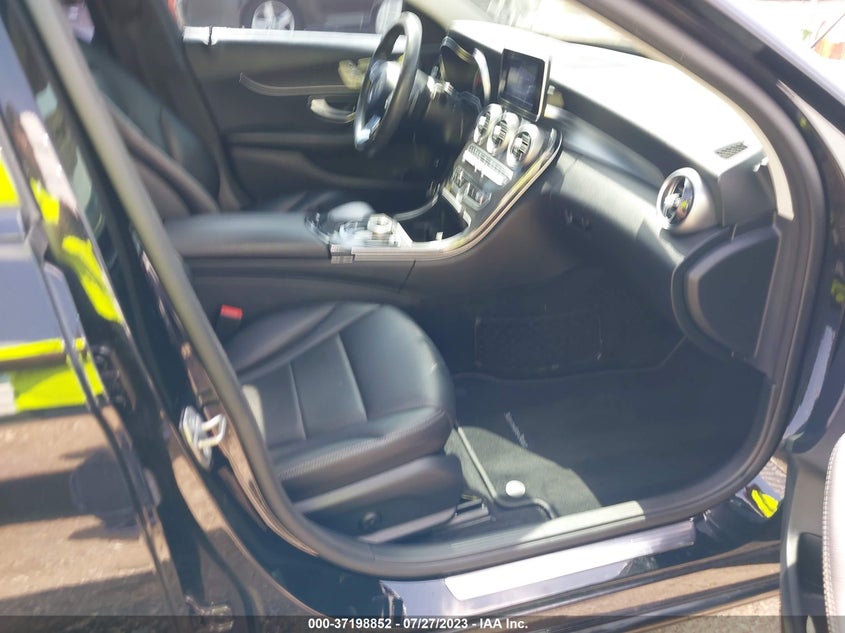 VIN 55SWF4KB8HU203941 2017 MERCEDES-BENZ C-CLASS C 300