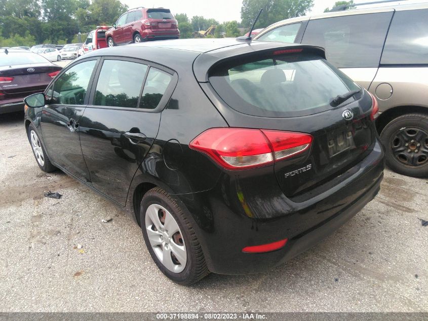 2016 KIA FORTE 5-DOOR LX - KNAFK5A85G5598618