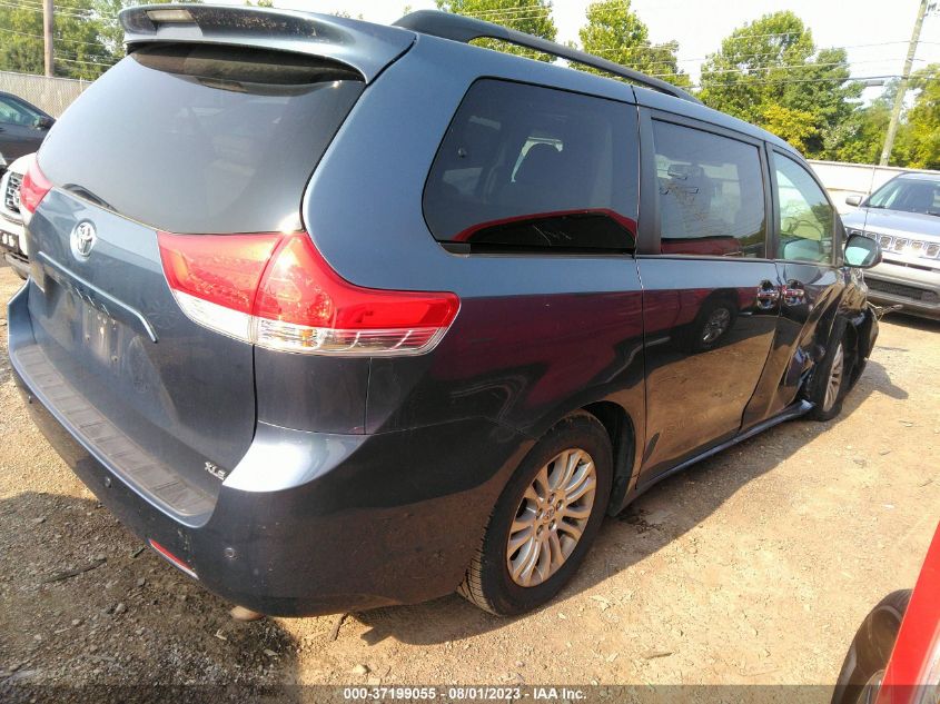 5TDYK3DC7ES467603 2014 TOYOTA SIENNA, photo no. 4