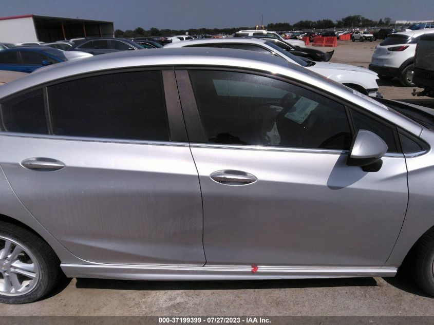 2018 CHEVROLET CRUZE LT - 1G1BE5SM3J7105494