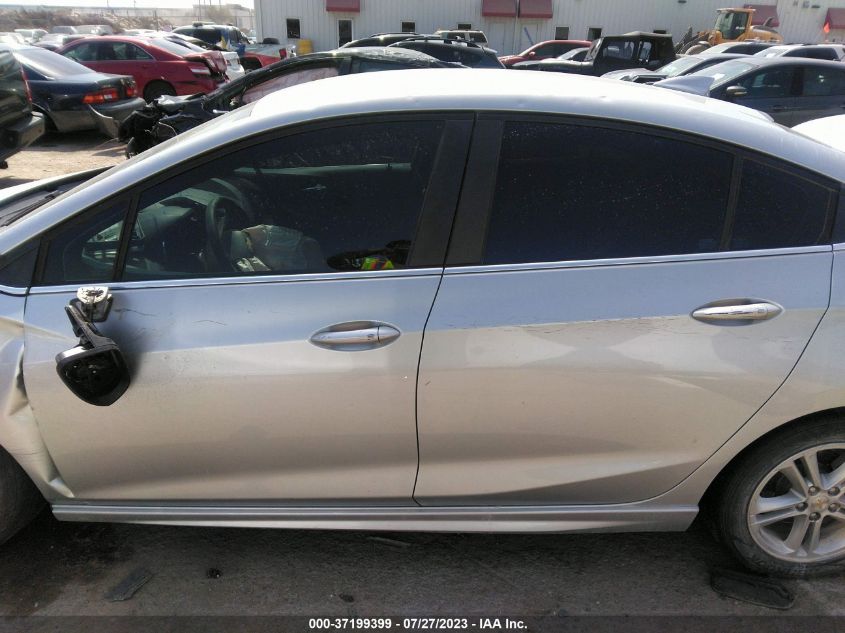 2018 CHEVROLET CRUZE LT - 1G1BE5SM3J7105494