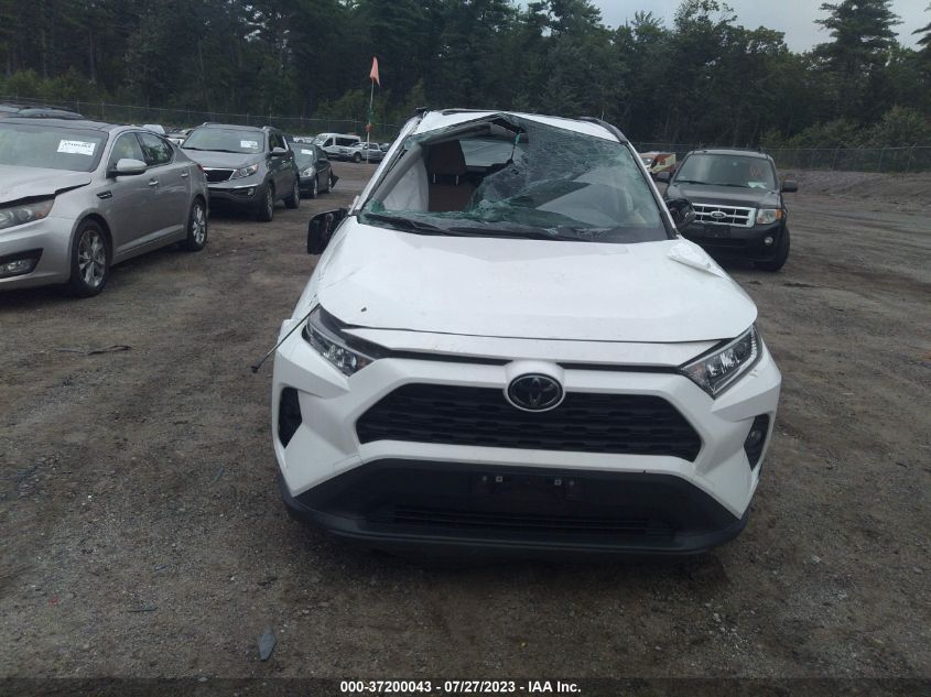 2020 TOYOTA RAV4 XLE - JTMP1RFV3LD058779