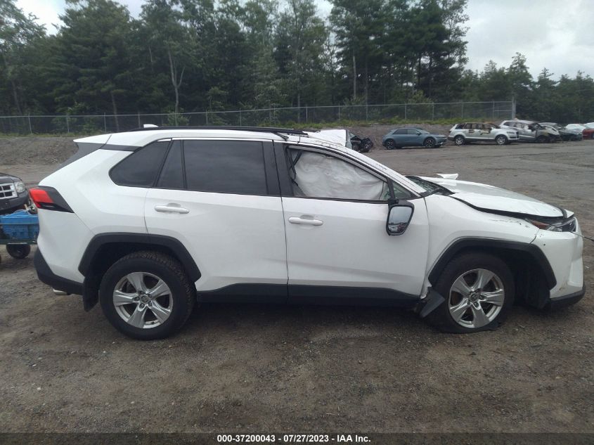 2020 TOYOTA RAV4 XLE - JTMP1RFV3LD058779