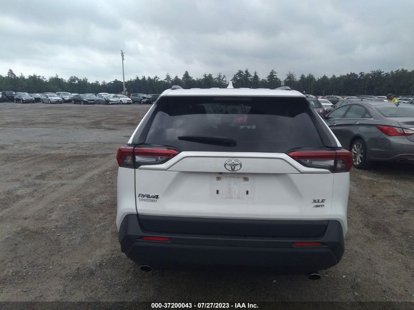 2020 TOYOTA RAV4 XLE - JTMP1RFV3LD058779
