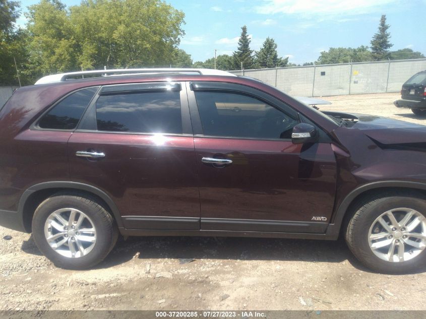 2015 KIA SORENTO LX - 5XYKTCA64FG584782