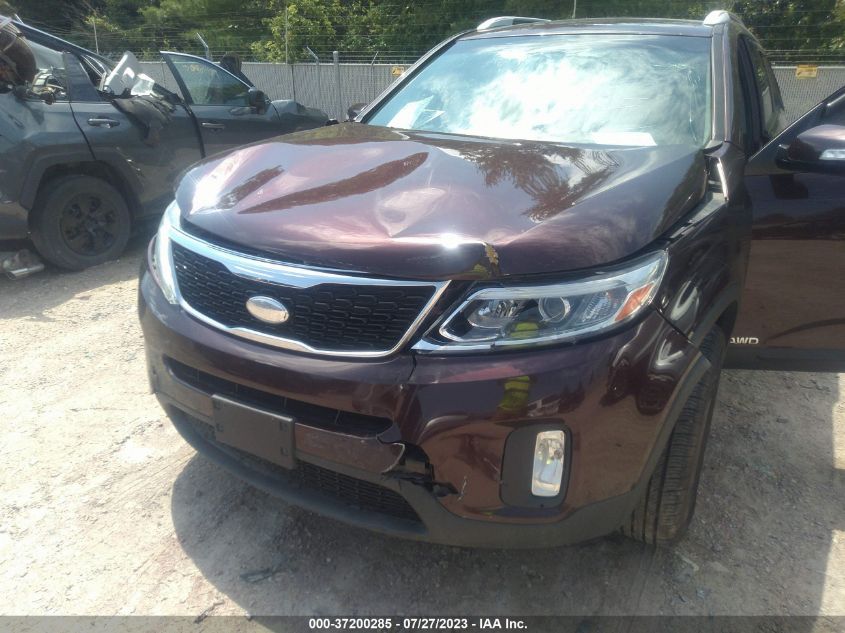 2015 KIA SORENTO LX - 5XYKTCA64FG584782