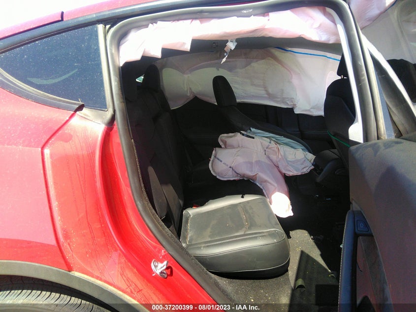VIN 7SAYGDEE9PA126136 2023 TESLA MODEL Y LONG RANGE