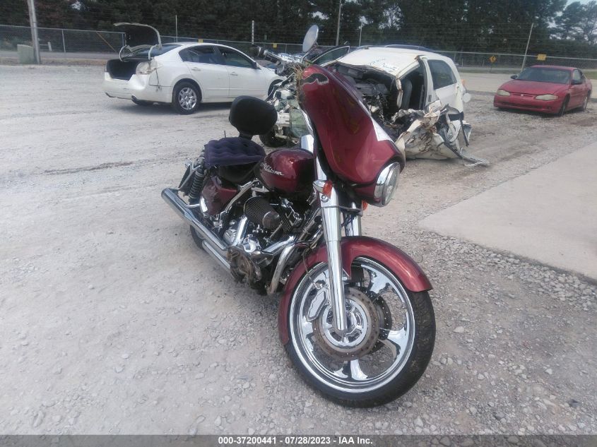 2010 HARLEY-DAVIDSON FLHX - 1HD1KB413AB629365