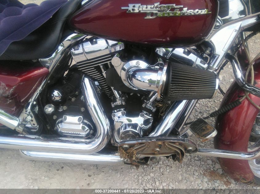 2010 HARLEY-DAVIDSON FLHX - 1HD1KB413AB629365