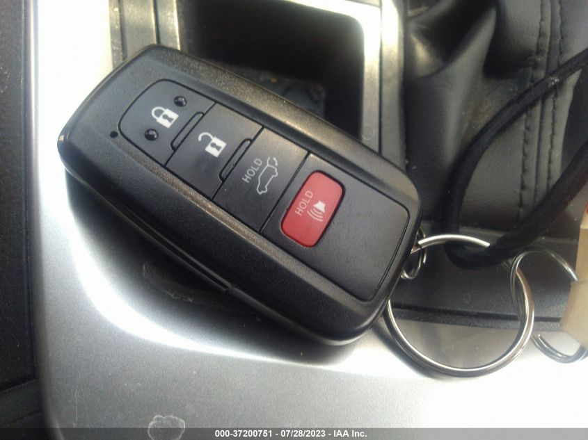 2019 TOYOTA RAV4 XLE PREMIUM - JTMA1RFV7KD044971