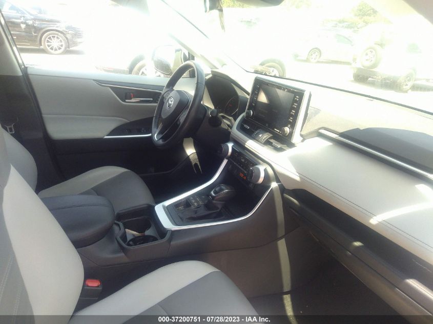 2019 TOYOTA RAV4 XLE PREMIUM - JTMA1RFV7KD044971