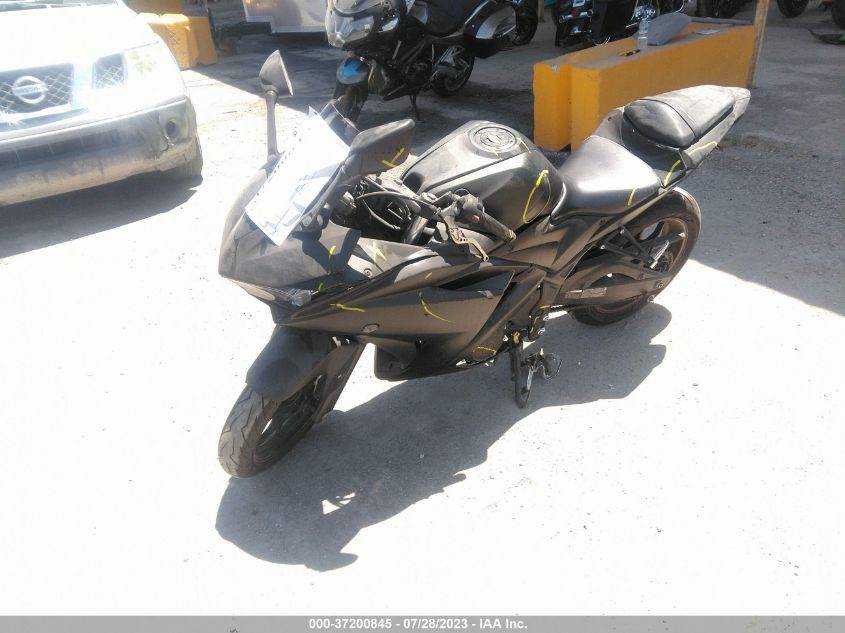 2015 YAMAHA YZFR3 MH3RH06Y1FK007535