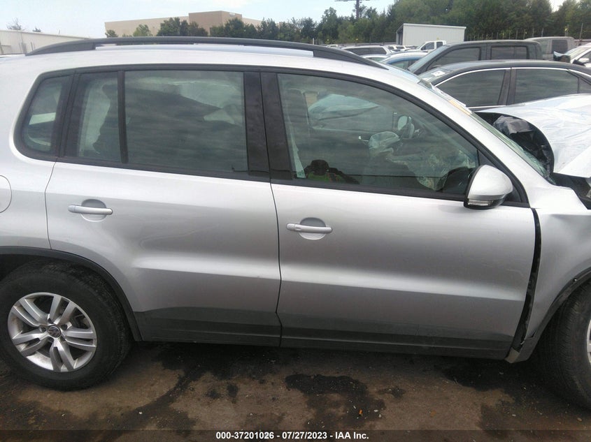 VIN WVGAV7AX5HK000422 2017 VOLKSWAGEN TIGUAN S