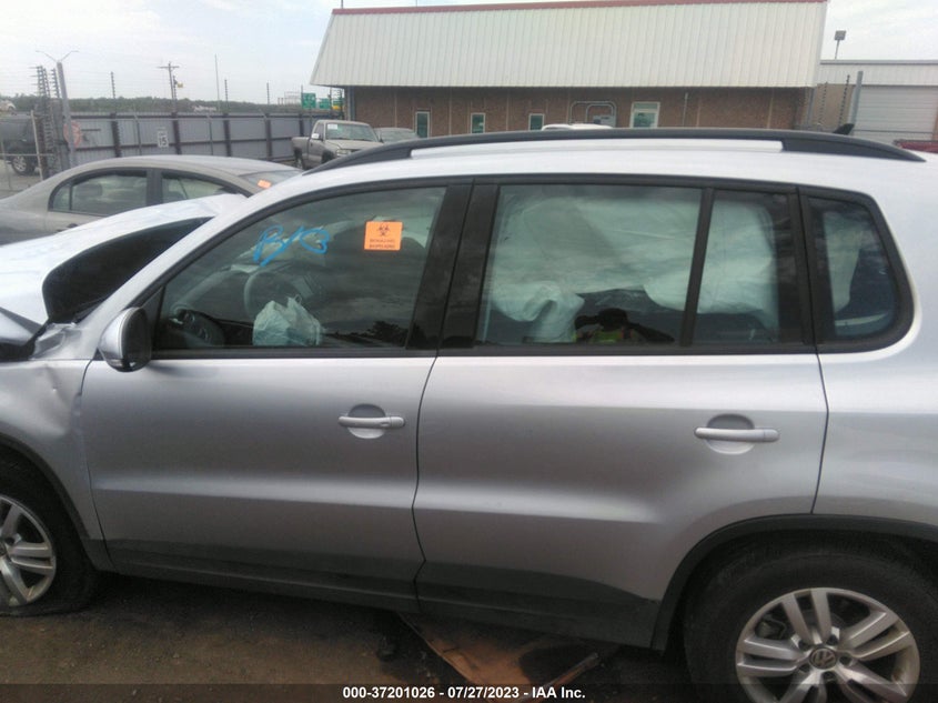 VIN WVGAV7AX5HK000422 2017 VOLKSWAGEN TIGUAN S
