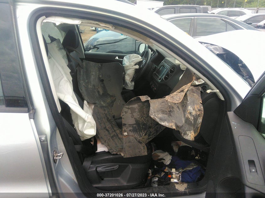 VIN WVGAV7AX5HK000422 2017 VOLKSWAGEN TIGUAN S