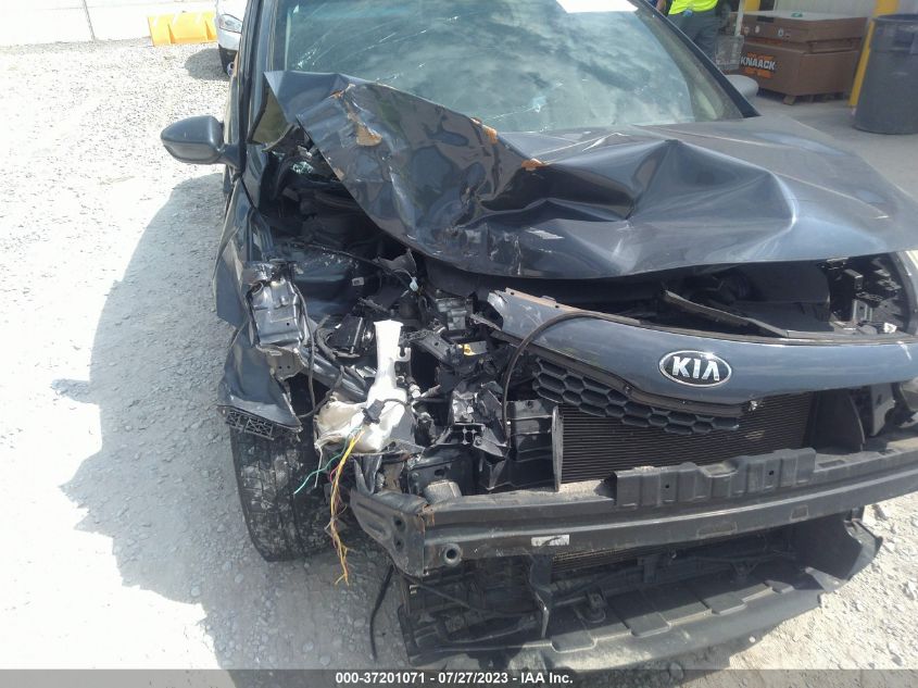 2016 KIA FORTE LX - KNAFK4A60G5586840