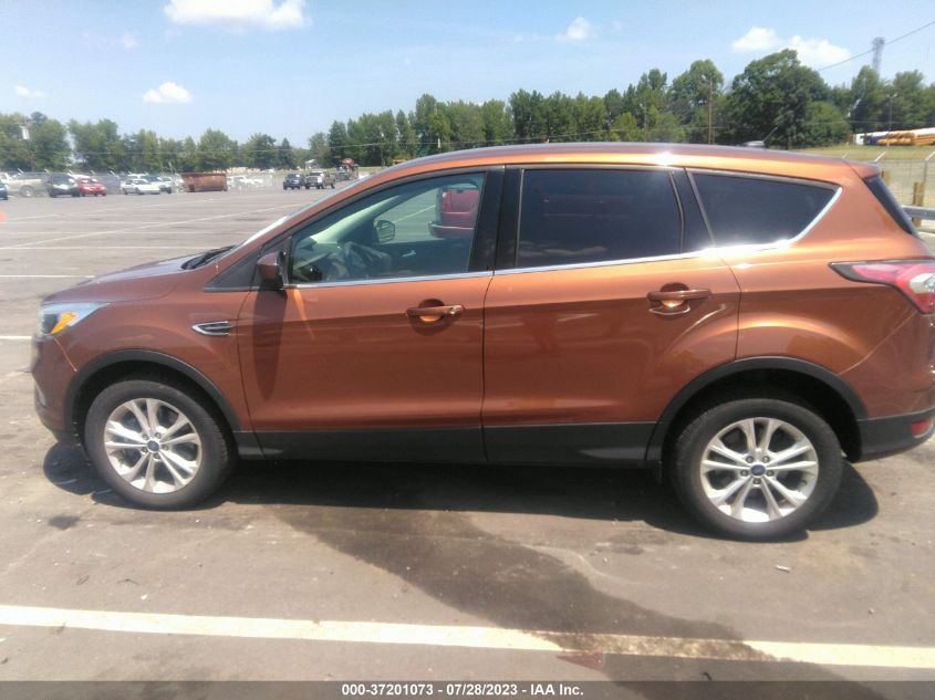 2017 FORD ESCAPE SE - 1FMCU9G90HUA39729