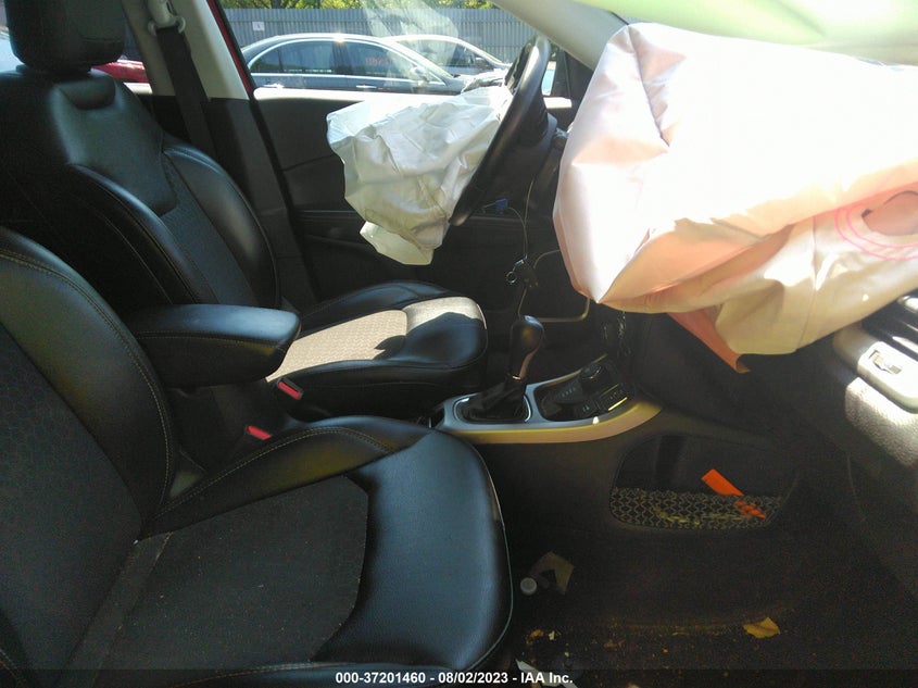 VIN 3C4NJDBB0JT401481 2018 JEEP COMPASS LATITUDE
