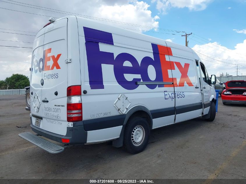 2014 MERCEDES-BENZ SPRINTER CARGO VANS - WD3PE8DE3E5898294