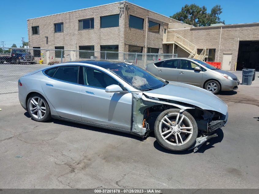 2014 TESLA MODEL S 60 KWH BATTERY/P85 - 5YJSA1H18EFP56516