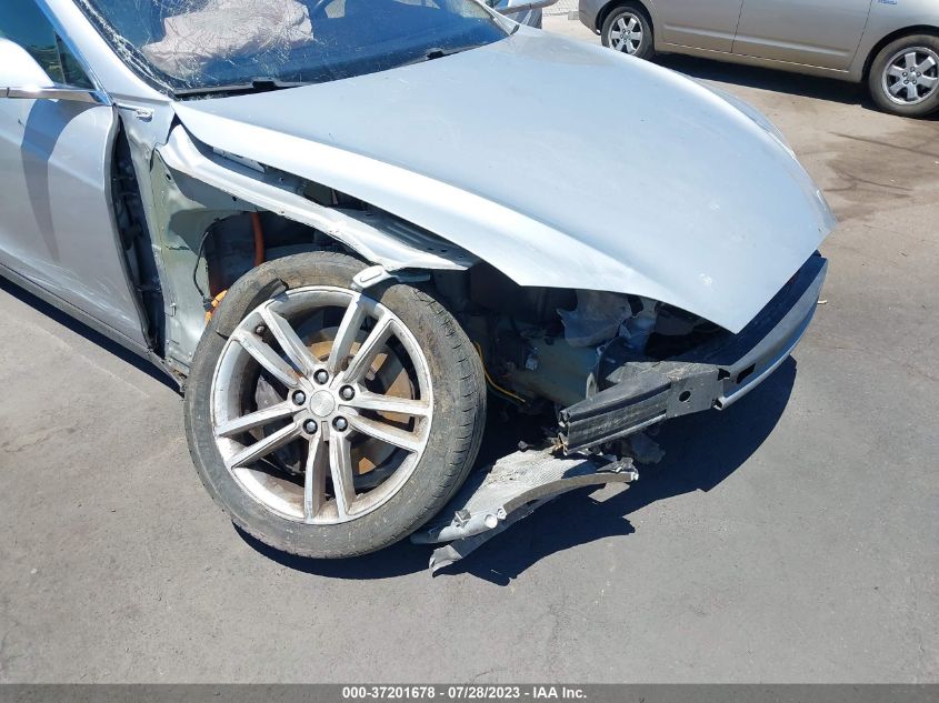 2014 TESLA MODEL S 60 KWH BATTERY/P85 - 5YJSA1H18EFP56516
