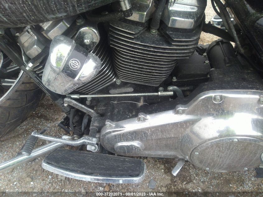 2019 HARLEY-DAVIDSON FLHT 1HD1FVC2XKB651557