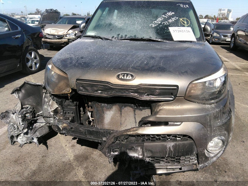 VIN KNDJP3A54J7621634 2018 KIA SOUL +