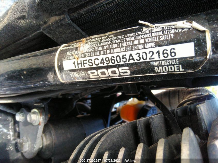 2005 HONDA VTX1800 R3 1HFSC49605A302166