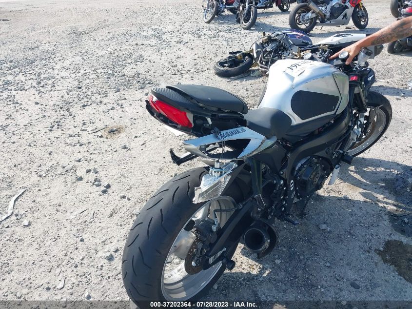 2018 SUZUKI GSX-R600 - JS1GN7FA9J2100932