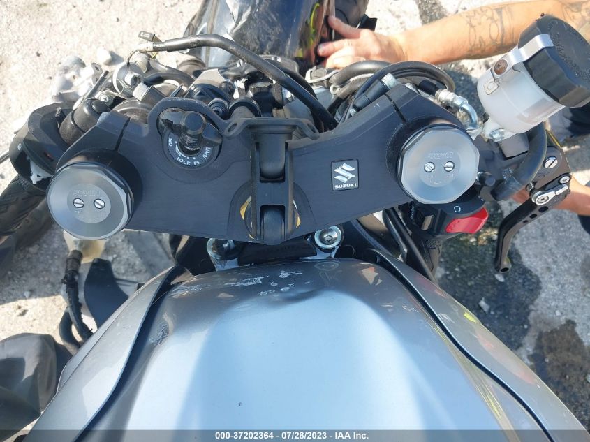2018 SUZUKI GSX-R600 - JS1GN7FA9J2100932