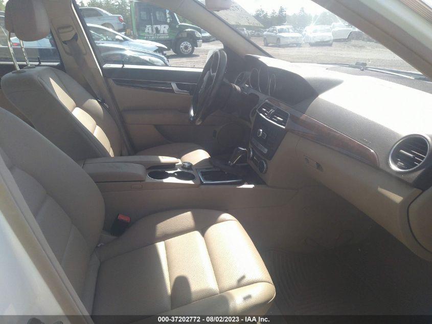 2014 MERCEDES-BENZ C-CLASS C 300 - WDDGF8AB6ER313459