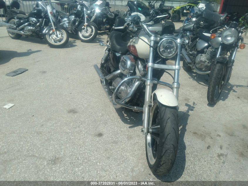2011 HARLEY-DAVIDSON XL883 L - 1HD4CR216BC440906