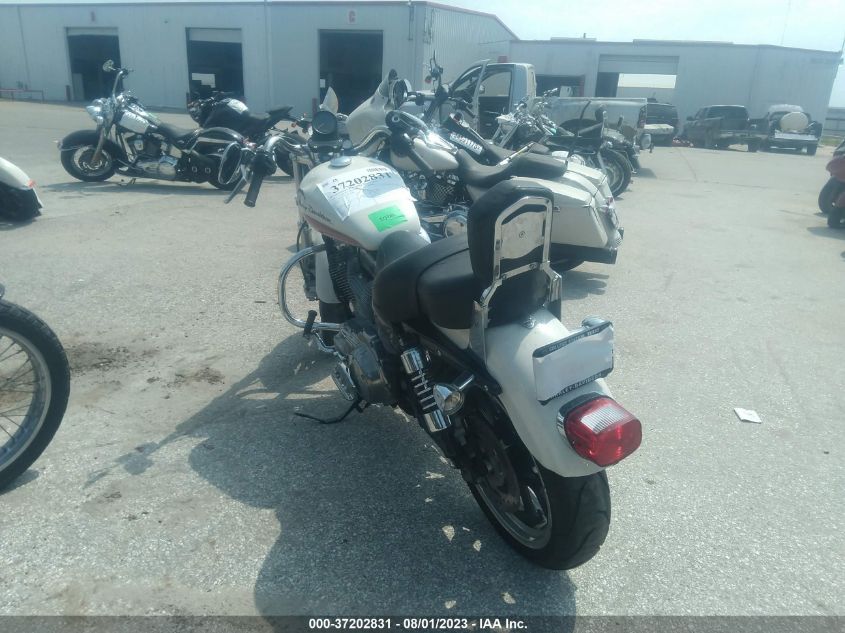2011 HARLEY-DAVIDSON XL883 L - 1HD4CR216BC440906