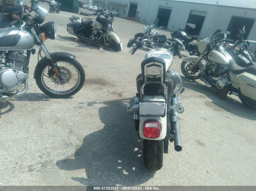 2011 HARLEY-DAVIDSON XL883 L - 1HD4CR216BC440906