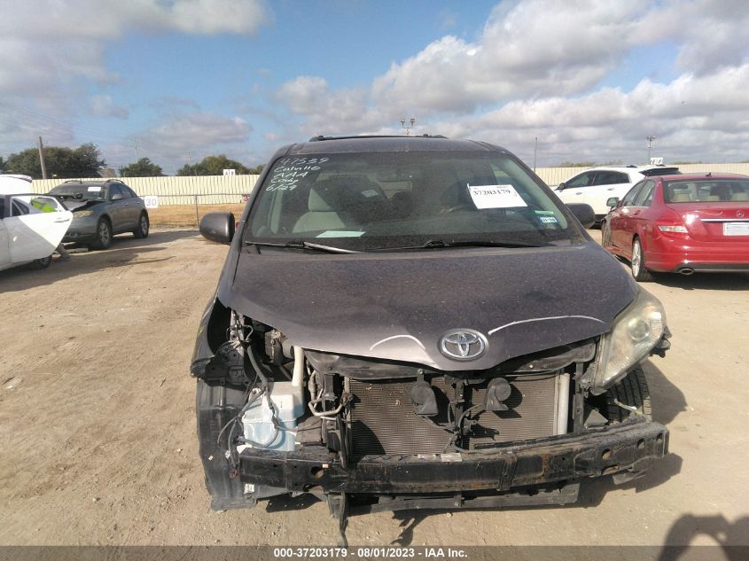 5TDKZ3DC3HS783649 2017 TOYOTA SIENNA, photo no. 11