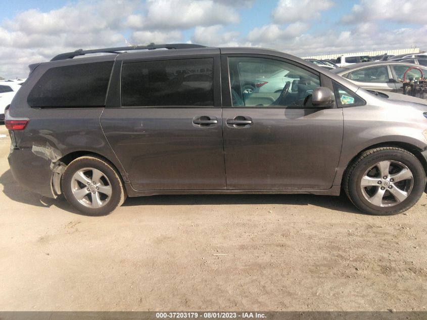 5TDKZ3DC3HS783649 2017 TOYOTA SIENNA, photo no. 12