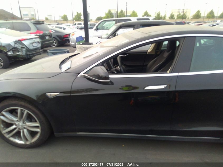 2016 TESLA MODEL S 70 KWH - 5YJSA1E14GF124085